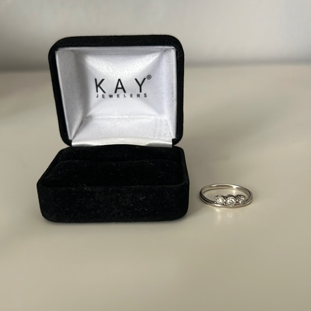 Kay Ring - Picture 3 of 3